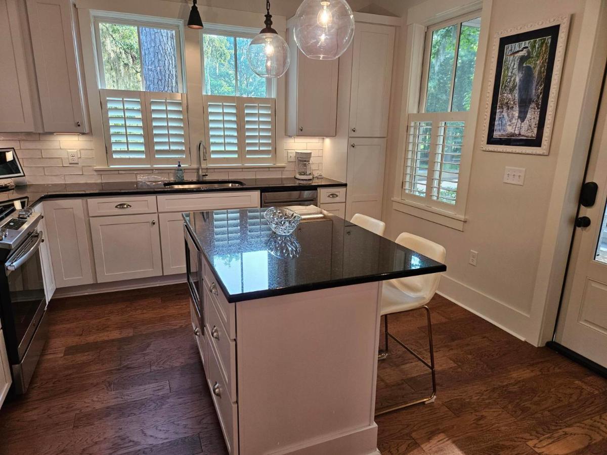 Low Country Cottage In Beautiful Habersham Beaufort Exterior foto